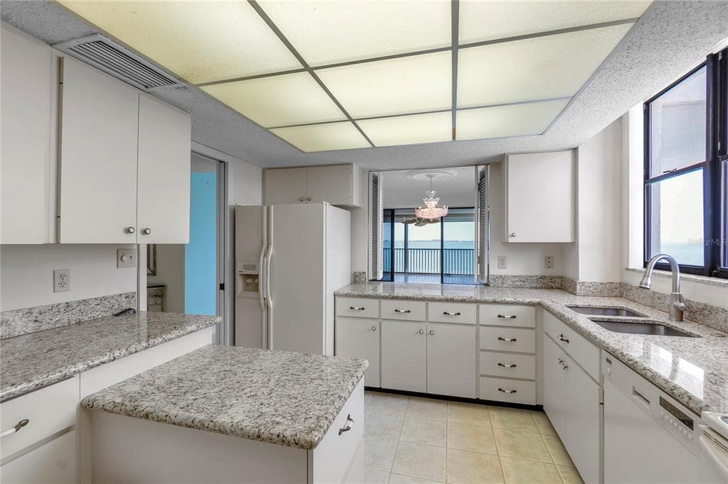101 SUNSET DRIVE PH1 photo 9