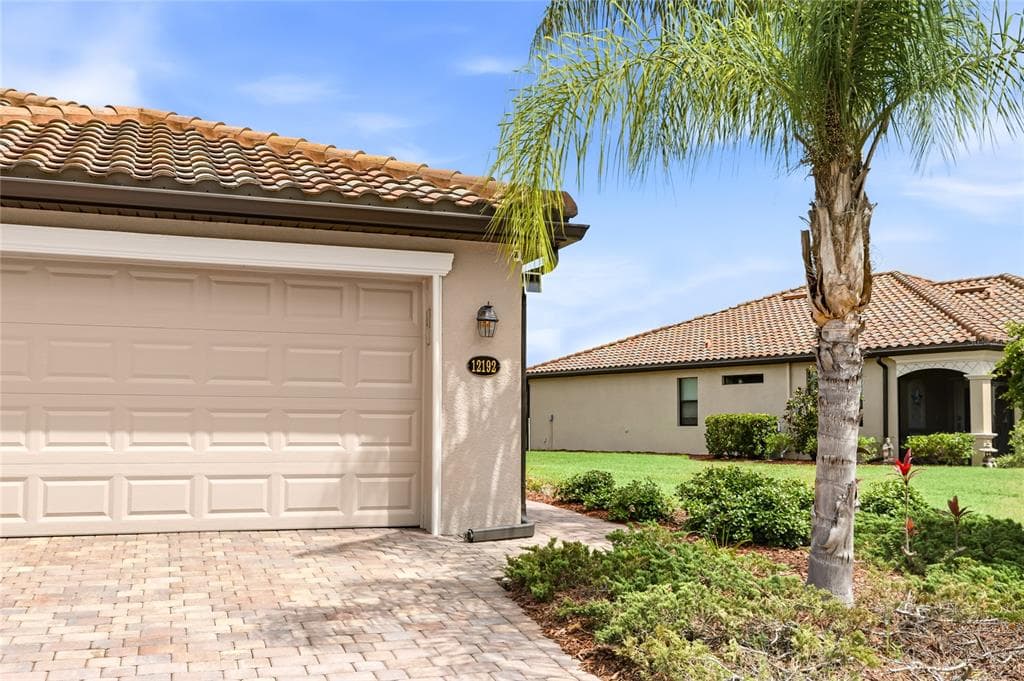 12192 AMICA LOOP photo 6