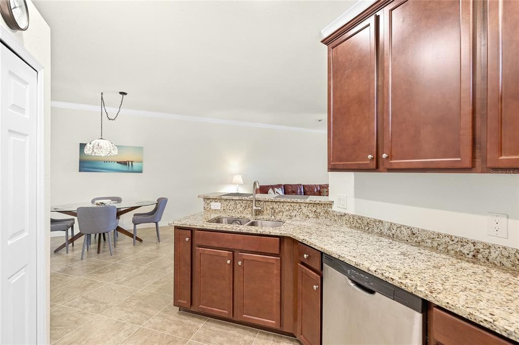 12192 AMICA LOOP photo 13