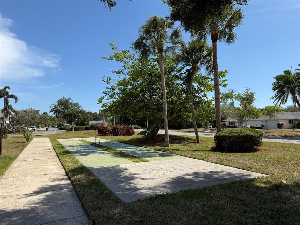 7153 W COUNTRY CLUB DR N 145 photo 23