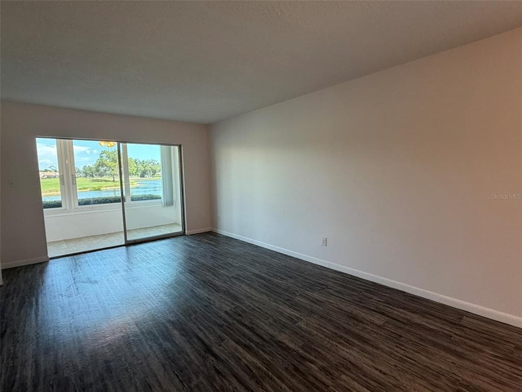 7153 W COUNTRY CLUB DR N 145 photo 6