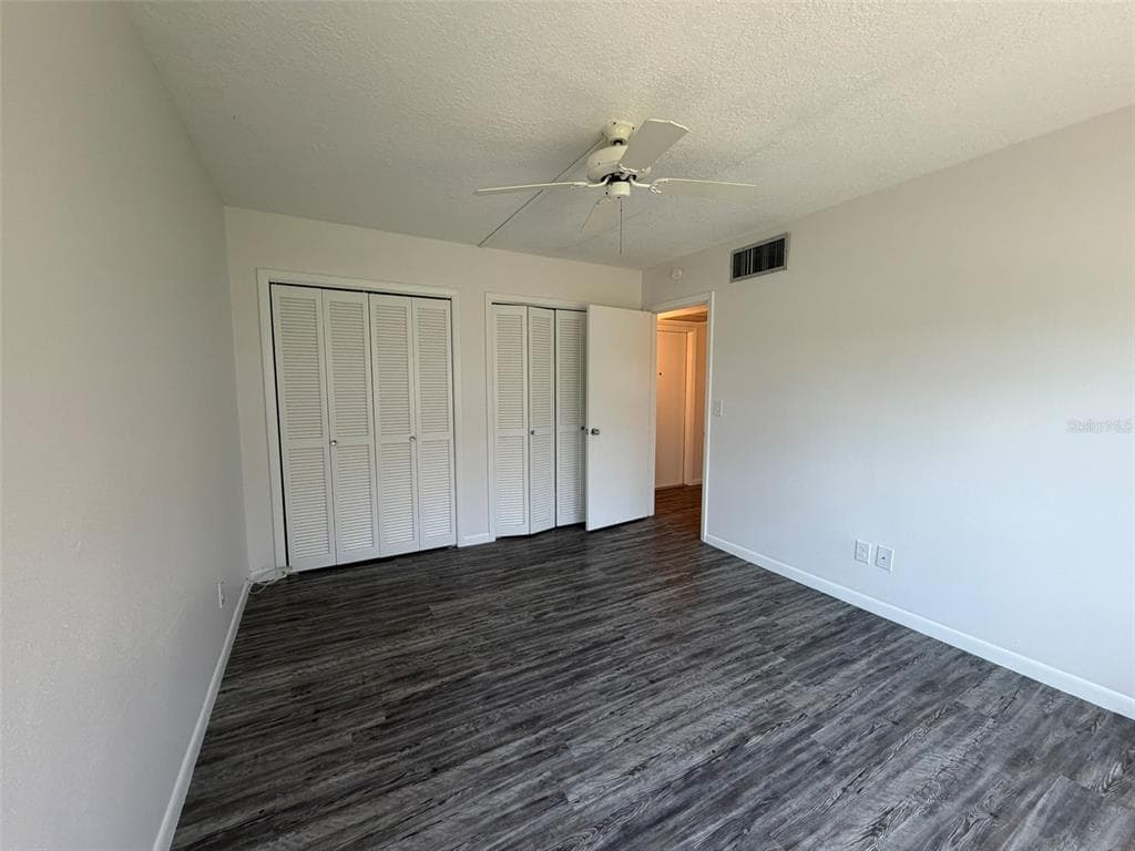 7153 W COUNTRY CLUB DR N 145 photo 12