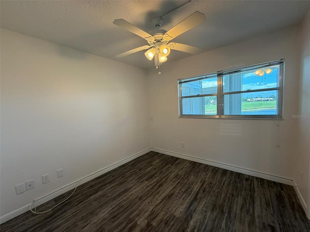 7153 W COUNTRY CLUB DR N 145 photo 8