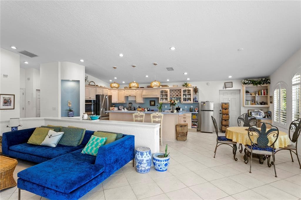 115 ALETA DRIVE photo 16