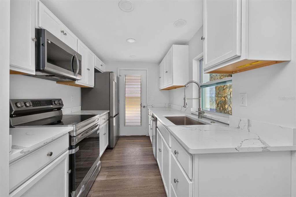 18321 WOLBRETTE CIRCLE photo 5