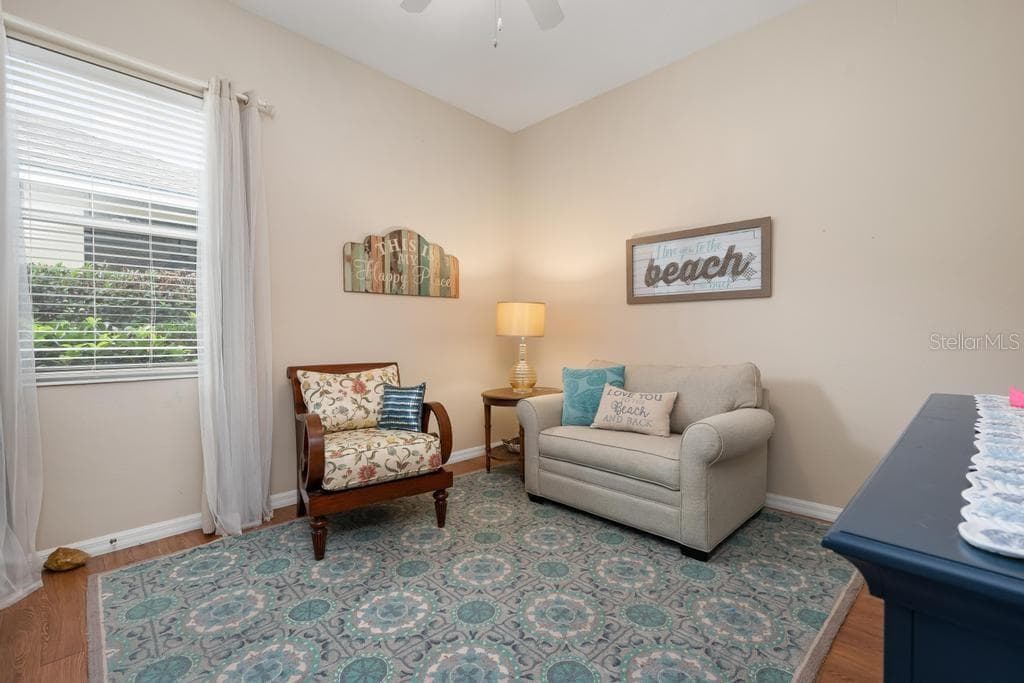 264 DAHLIA COURT photo 20