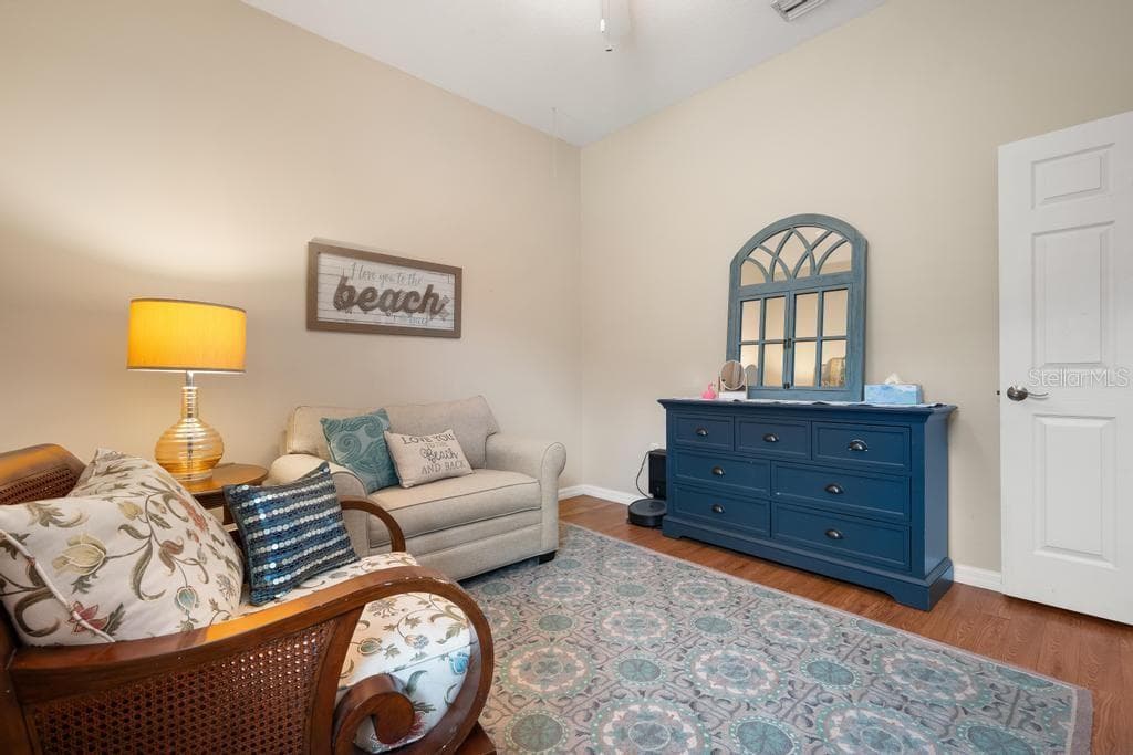 264 DAHLIA COURT photo 21