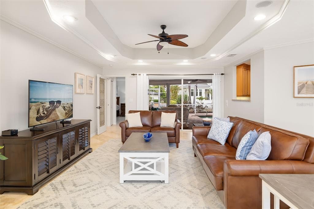 565 COMMONWEALTH PLACE photo 12