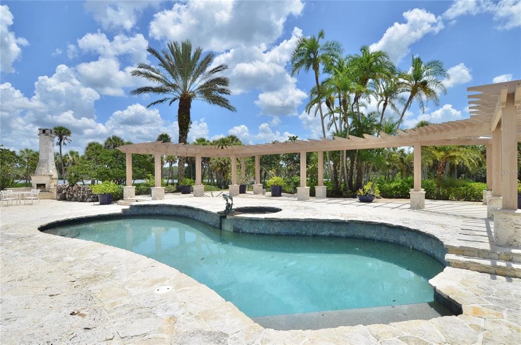 630 N RIVER ROAD photo 3