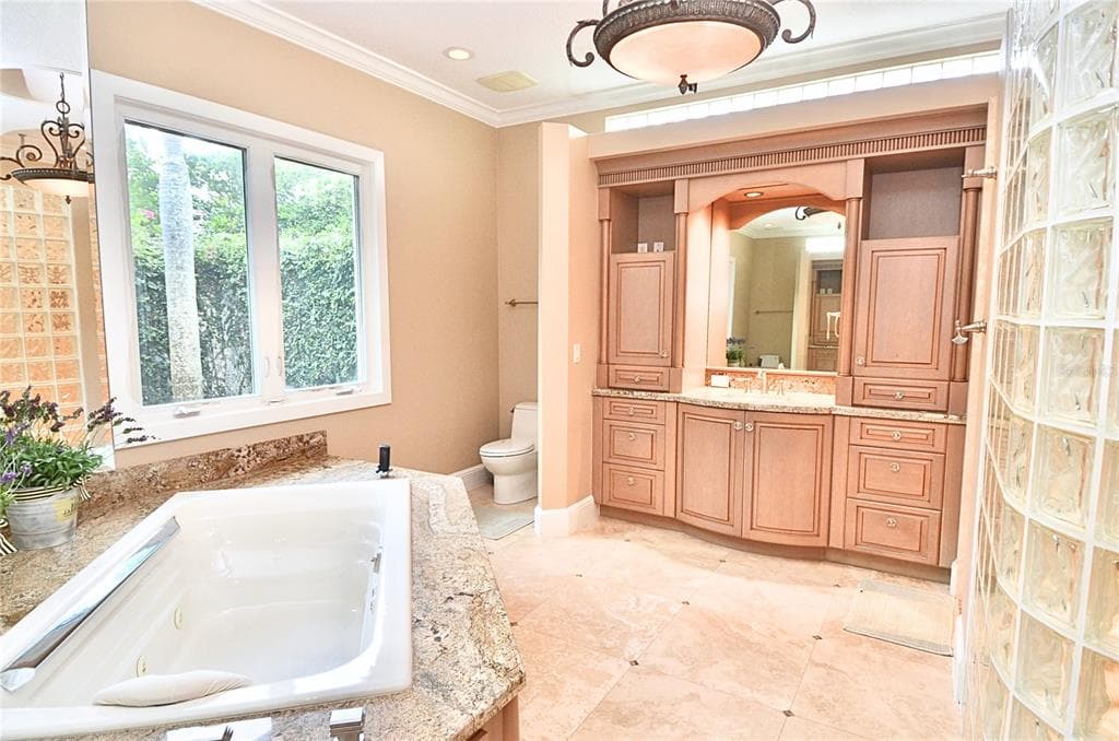 630 N RIVER ROAD photo 10