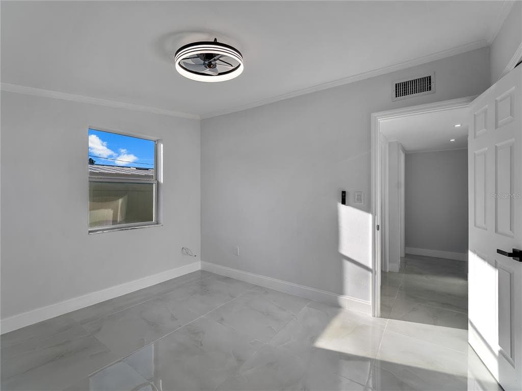 581 LINDLEY TERRACE photo 23