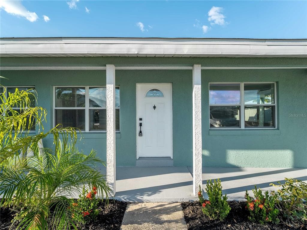581 LINDLEY TERRACE photo 4