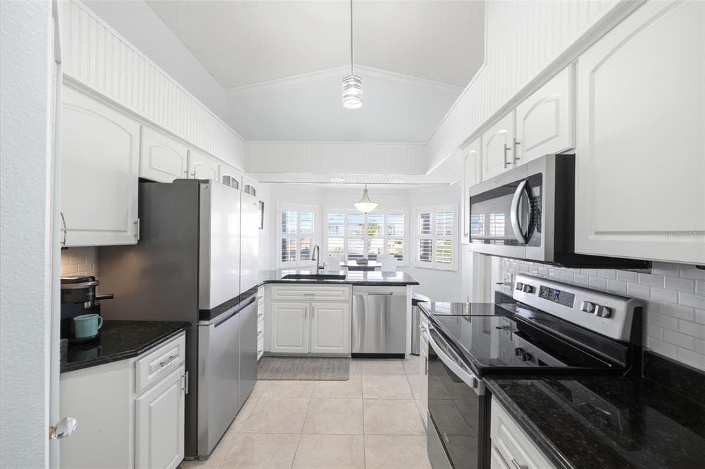 13943 ETHEL AVENUE photo 15