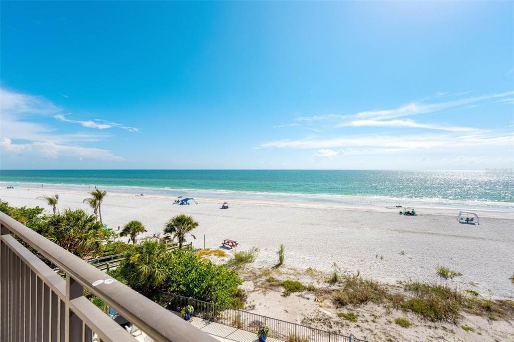 19700 GULF BOULEVARD 403 photo 3