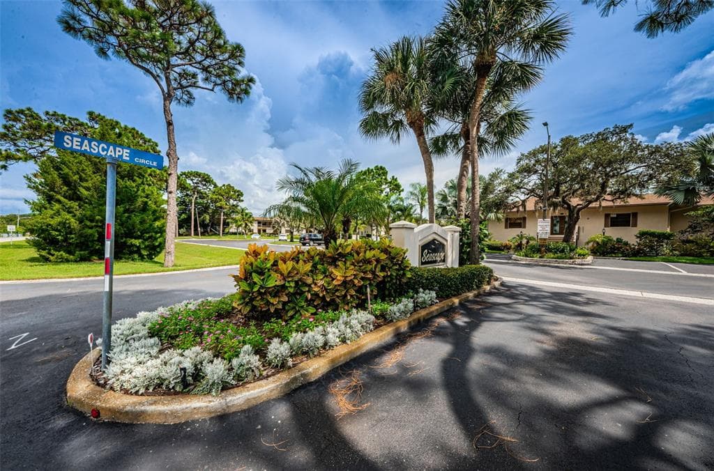 1673 SEASCAPE CIRCLE 102 photo 18