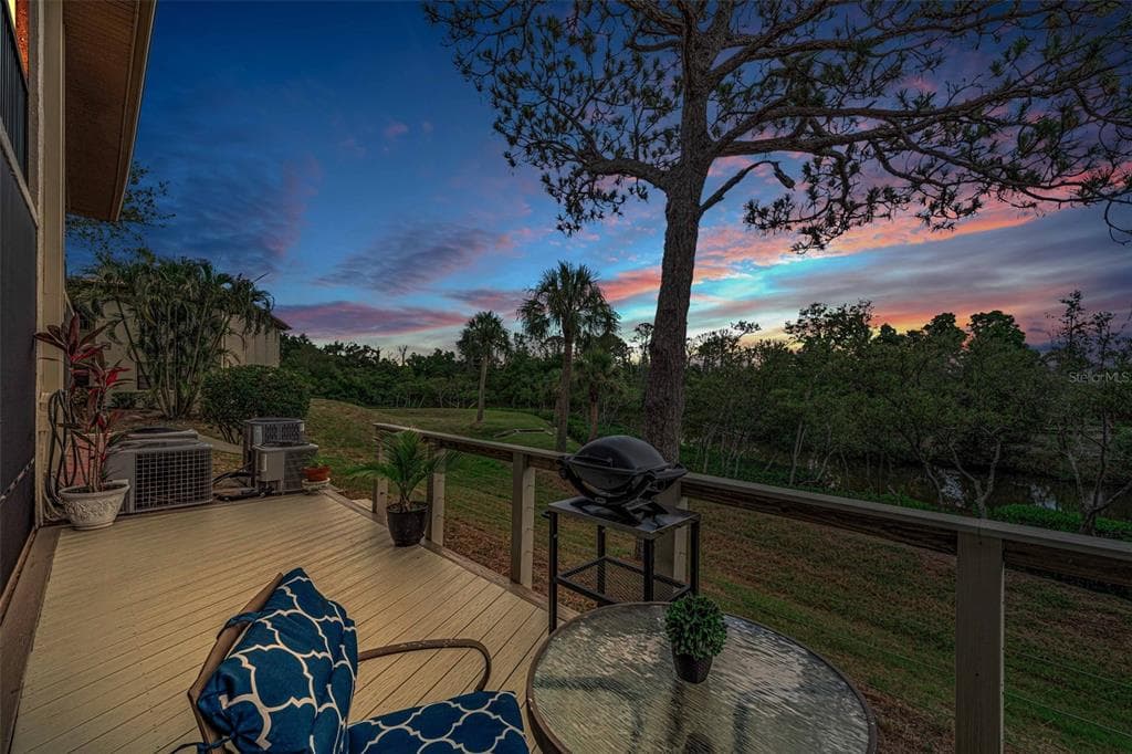 1673 SEASCAPE CIRCLE 102 photo 15