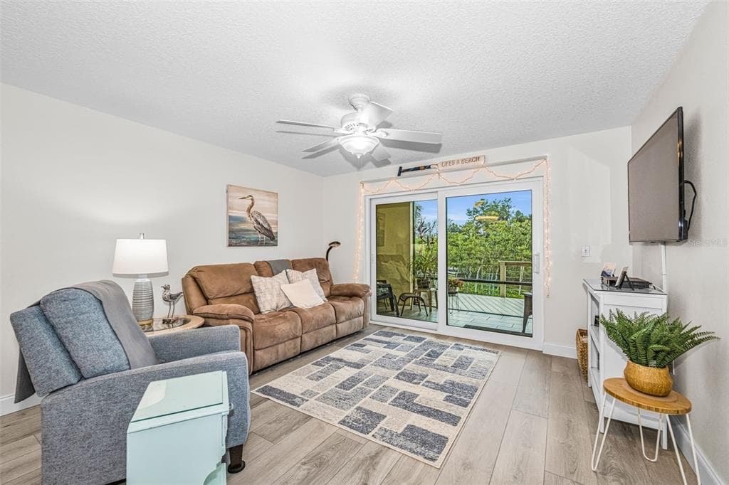 1673 SEASCAPE CIRCLE 102 photo 11