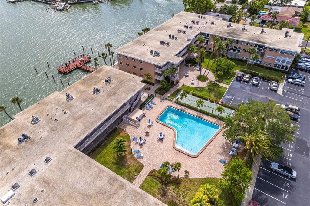6363 GULF WINDS DRIVE #437 1