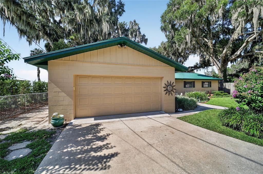 13200 E HIGHWAY 25 photo 16