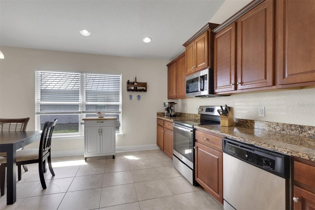 27077 BROOK FOREST ROAD photo 8