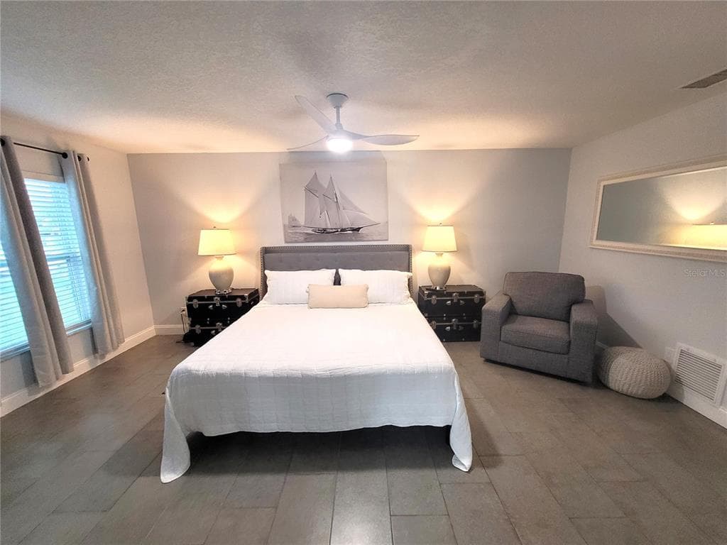 5717 SEABREEZE DRIVE photo 22