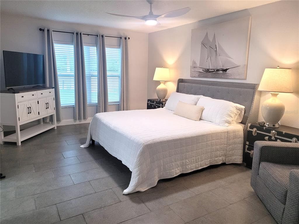 5717 SEABREEZE DRIVE photo 21