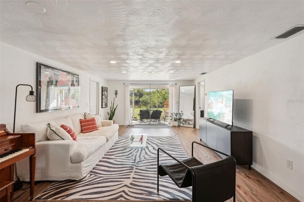 107 TEMPLE ROAD photo 5