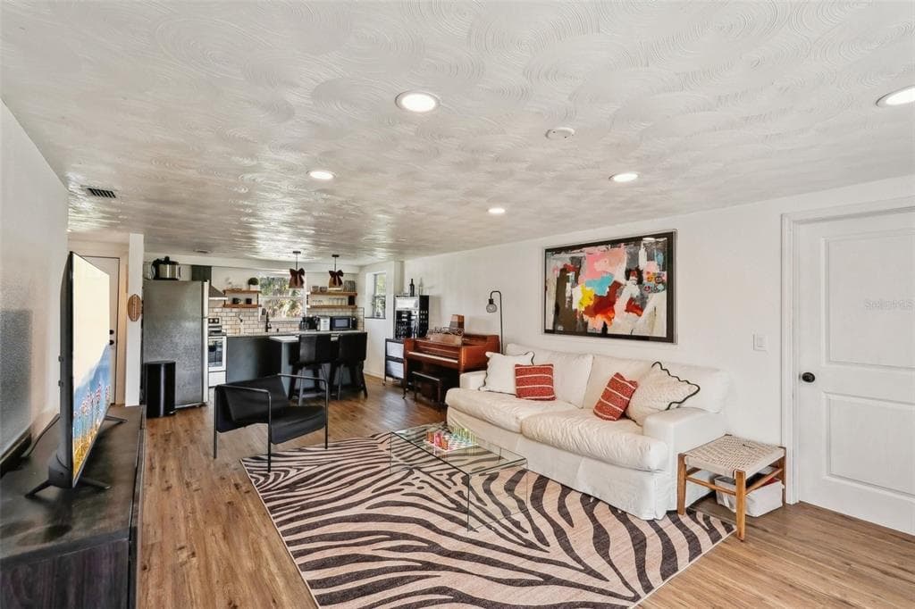 107 TEMPLE ROAD photo 4