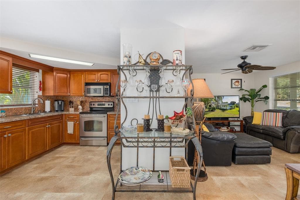 3318 PINEVIEW DRIVE photo 20