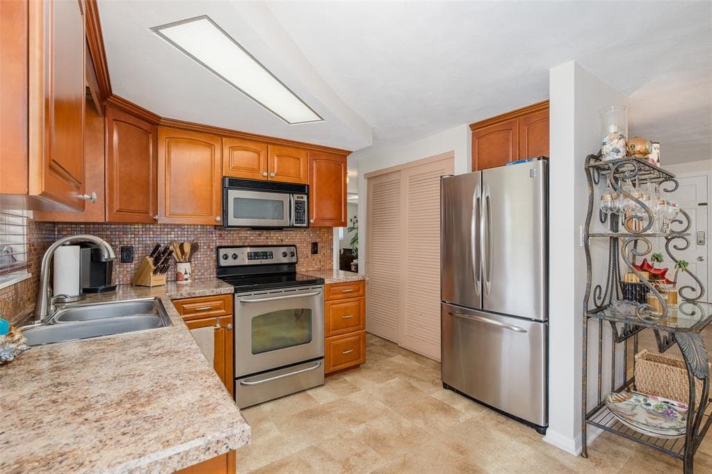 3318 PINEVIEW DRIVE photo 19