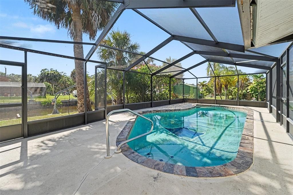 8639 GREEN STREET photo 22