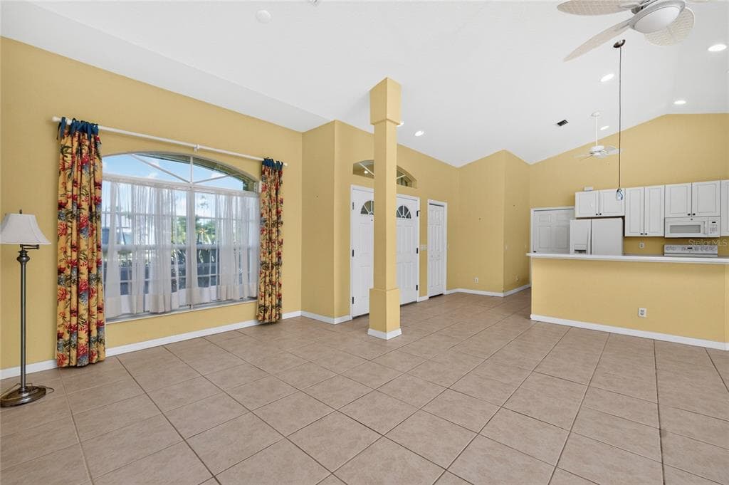 225 FAIRWAY ROAD photo 3