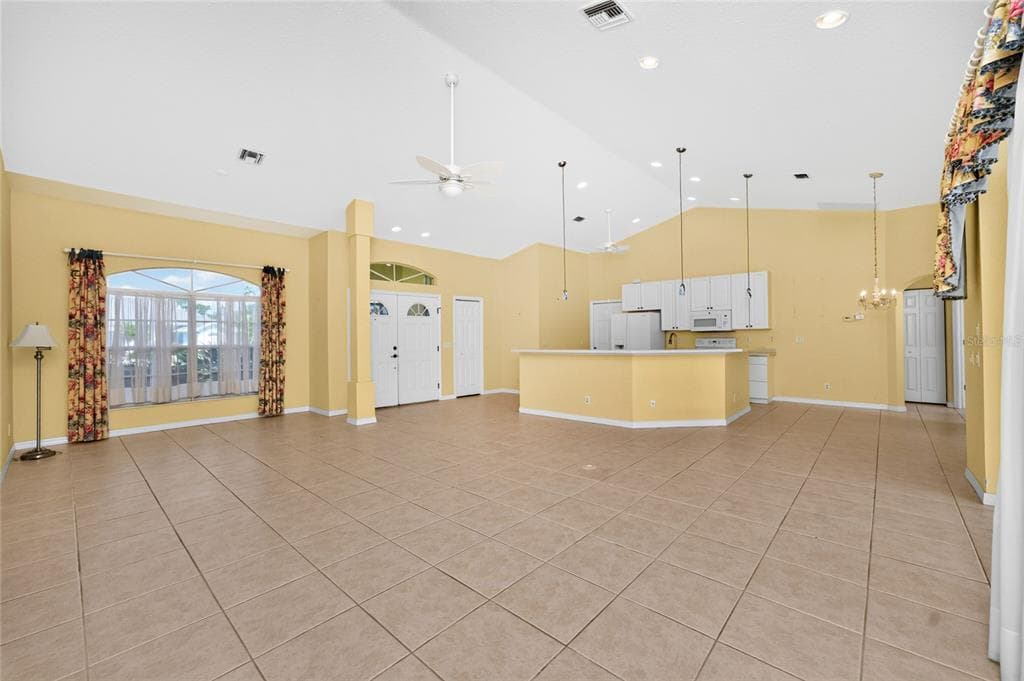 225 FAIRWAY ROAD photo 5