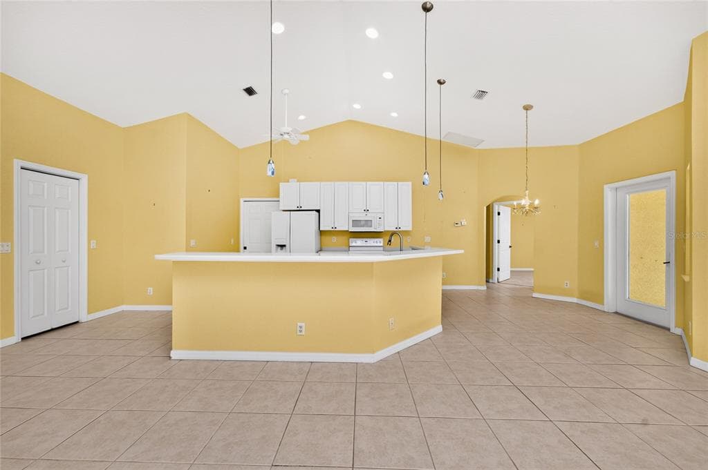 225 FAIRWAY ROAD photo 9