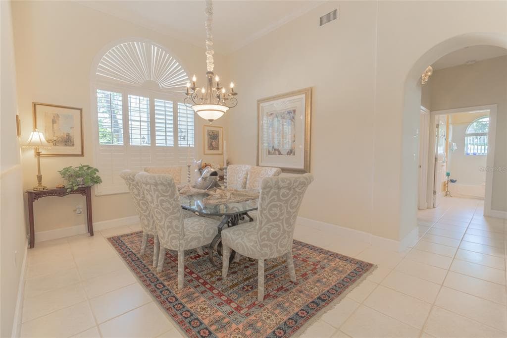 39 WELLSTREAM LANE photo 22