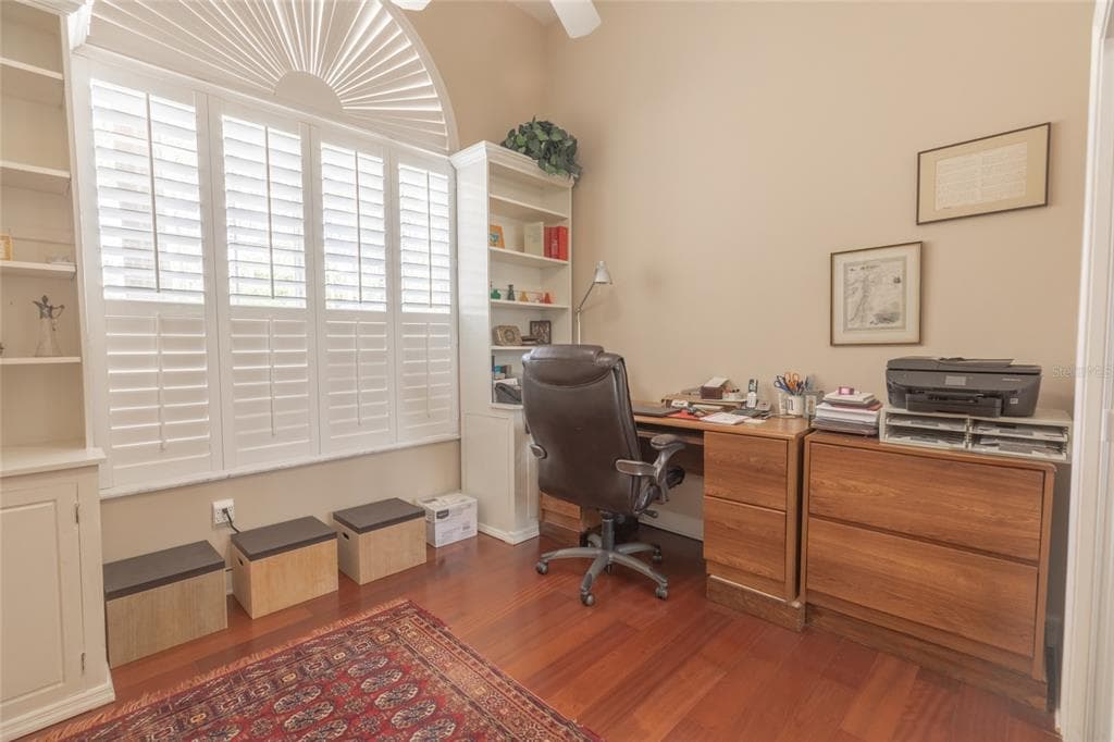 39 WELLSTREAM LANE photo 20