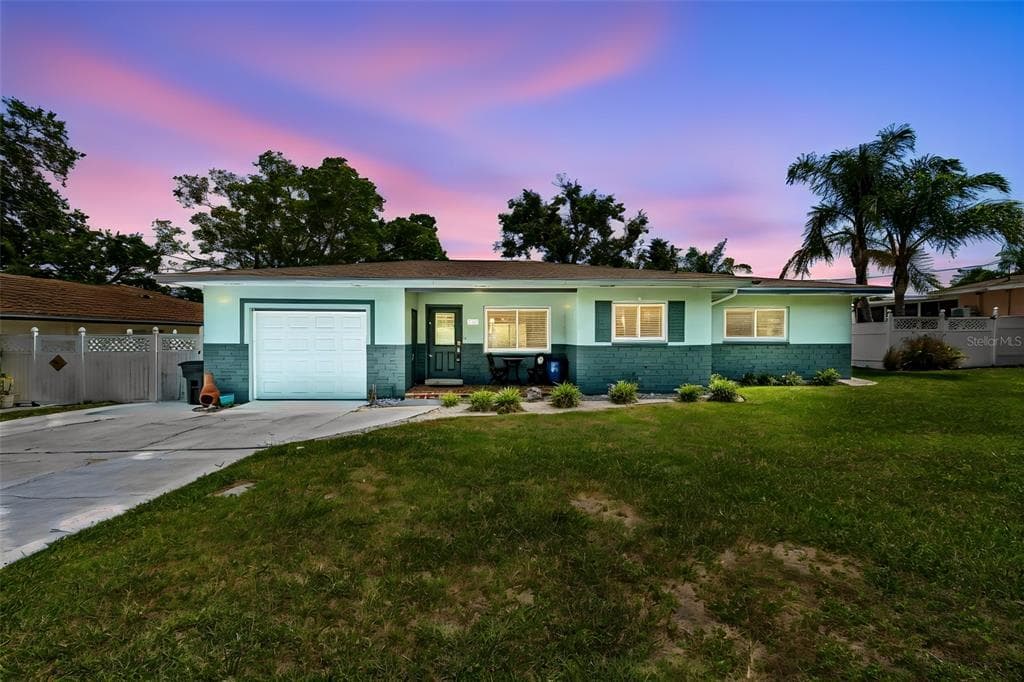 3282 HONEYSUCKLE RD photo 1