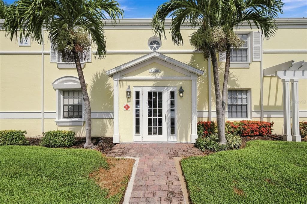4725 COQUINA KEY DRIVE SE D photo 2