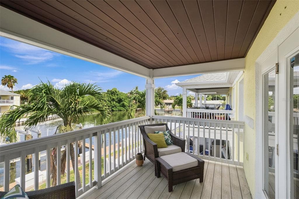 4725 COQUINA KEY DRIVE SE D photo 22