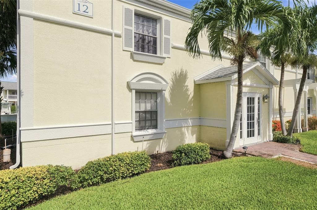 4725 COQUINA KEY DRIVE SE D photo 1