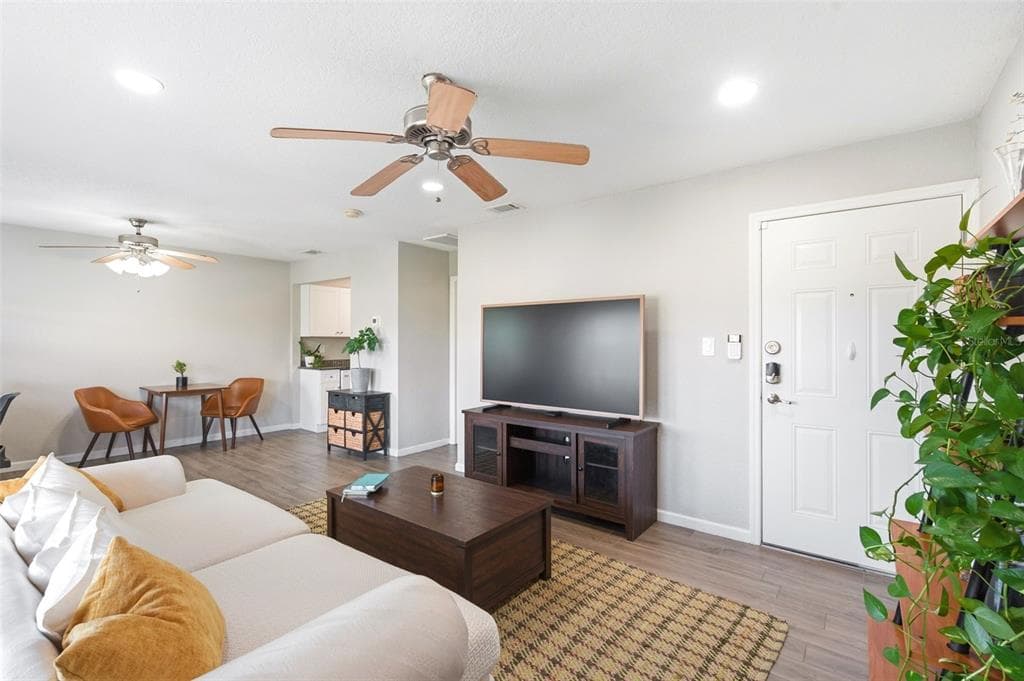 4725 COQUINA KEY DRIVE SE D photo 5