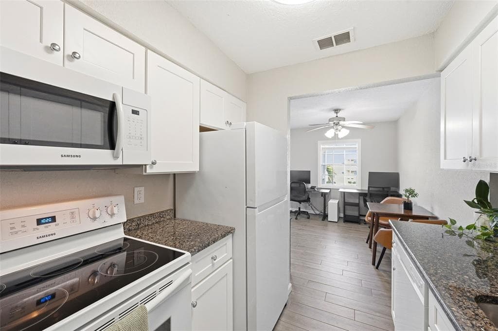 4725 COQUINA KEY DRIVE SE D photo 14