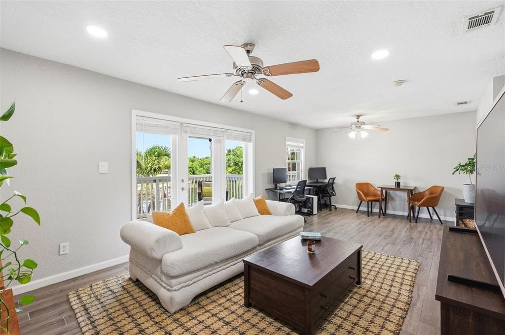 4725 COQUINA KEY DRIVE SE D photo 4