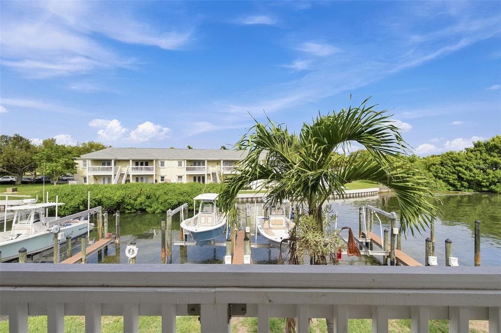 4725 COQUINA KEY DRIVE SE D photo 25