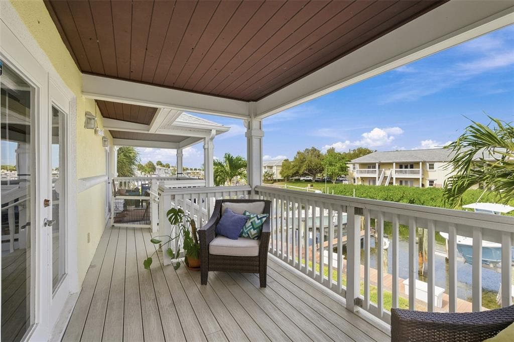 4725 COQUINA KEY DRIVE SE D photo 21
