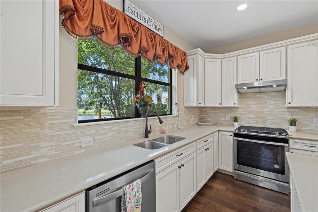 17011 HAMPTON FALLS TERRACE photo 14