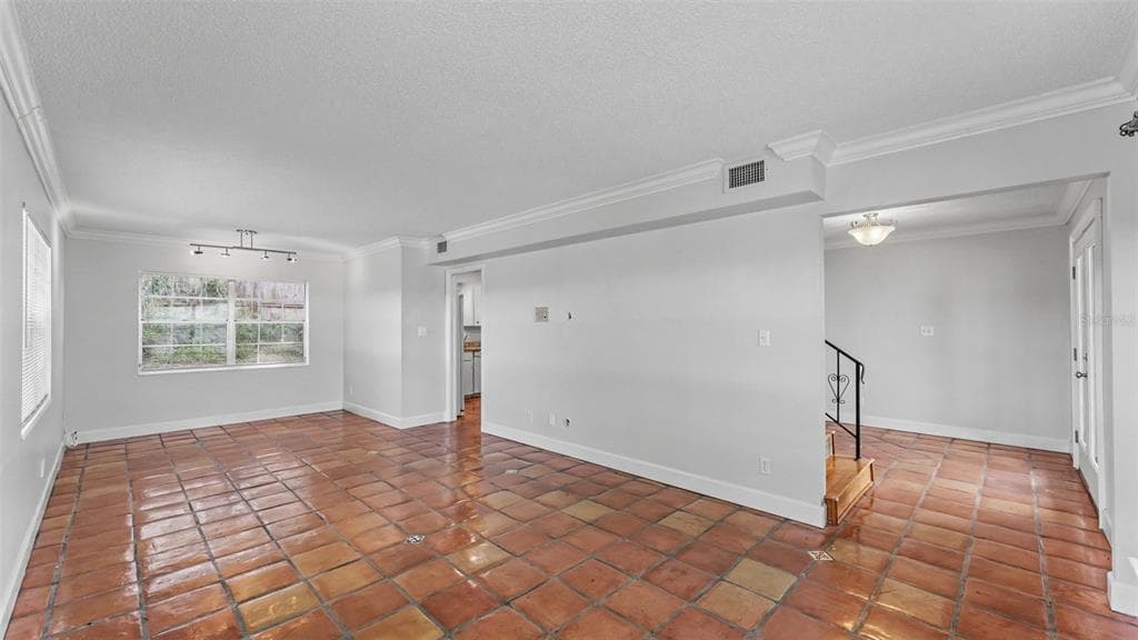 1218 LAKE ARIANA BOULEVARD 4
