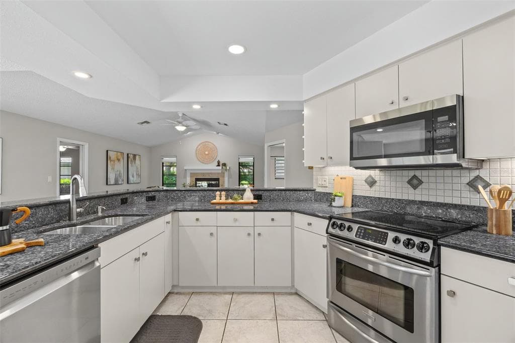 1318 VERMEER DRIVE photo 19