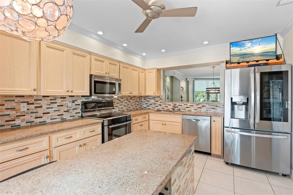 6101 34TH STREET W 2B photo 3