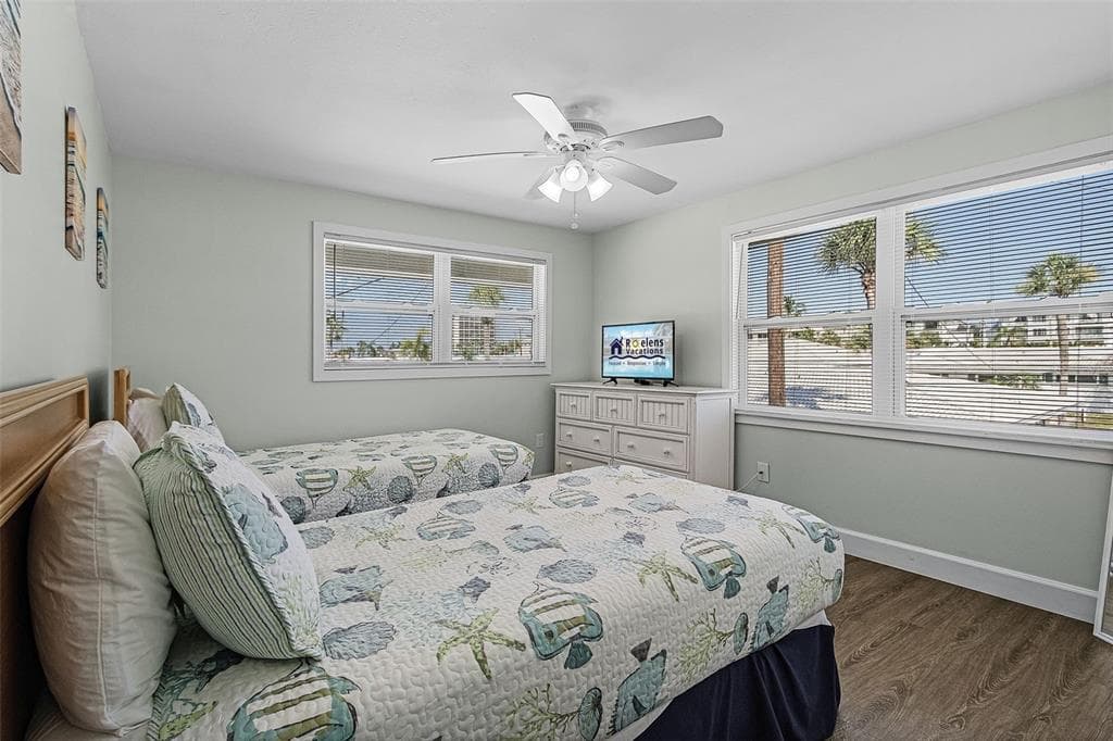 6020 MIDNIGHT PASS ROAD 49 photo 18